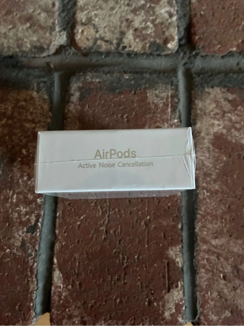 Apple White Wireless Earbuds with Charging Case